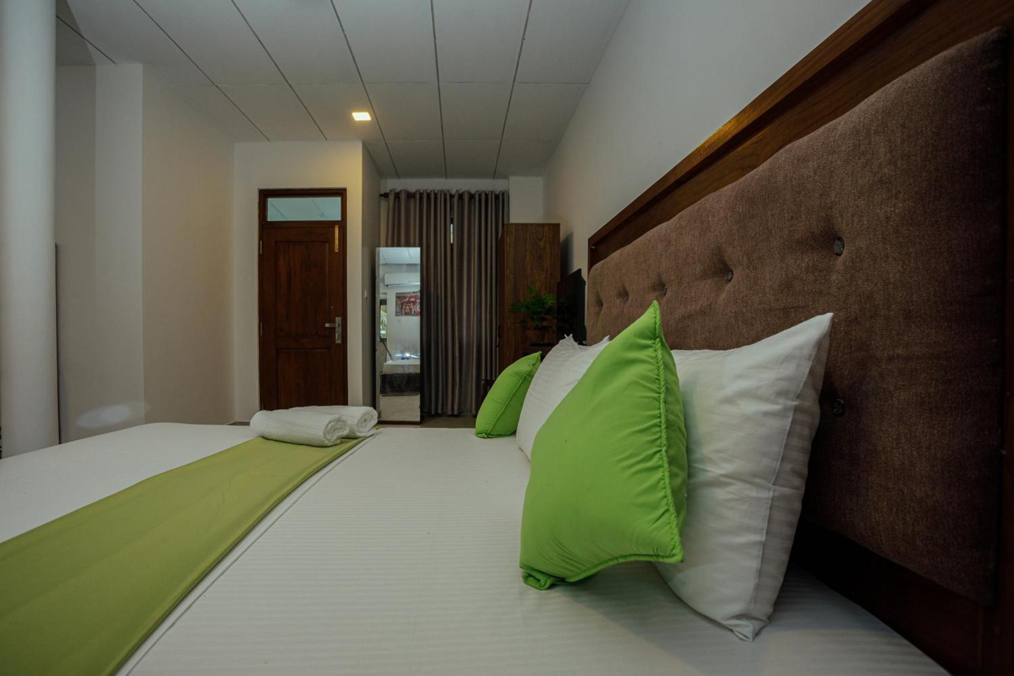 Villa Windfall Unawatuna Luaran gambar